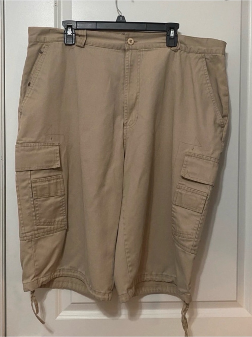 Men's Cargo Shorts in Tan - Classic Utility Style